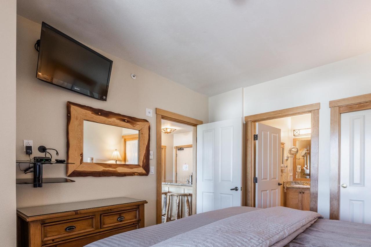 Juniper Springs Lodge #413 - Luxury Ski In Ski Out! 2 Bedroom แมมมอธ เลกส์ ภายนอก รูปภาพ