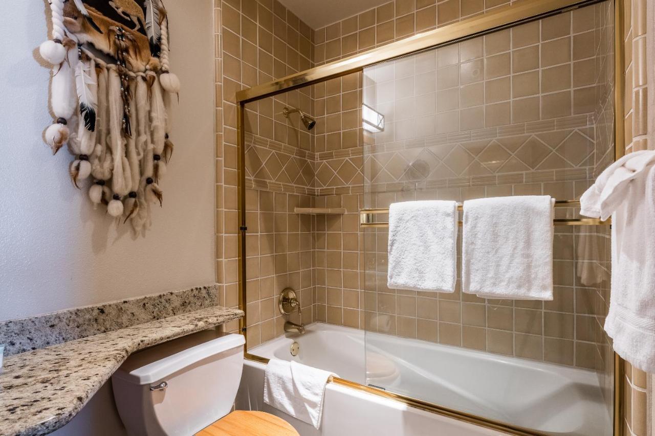 Juniper Springs Lodge #413 - Luxury Ski In Ski Out! 2 Bedroom แมมมอธ เลกส์ ภายนอก รูปภาพ