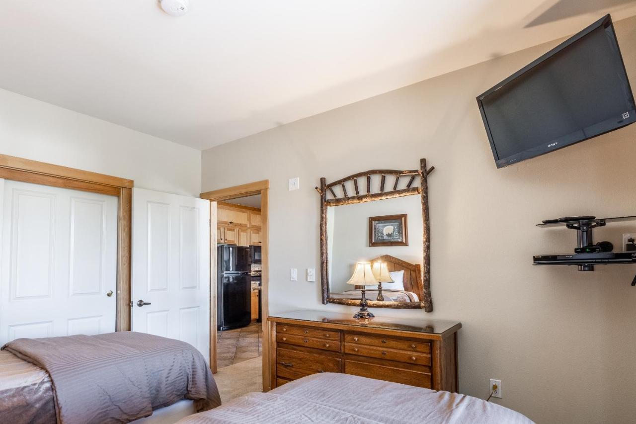 Juniper Springs Lodge #413 - Luxury Ski In Ski Out! 2 Bedroom แมมมอธ เลกส์ ภายนอก รูปภาพ